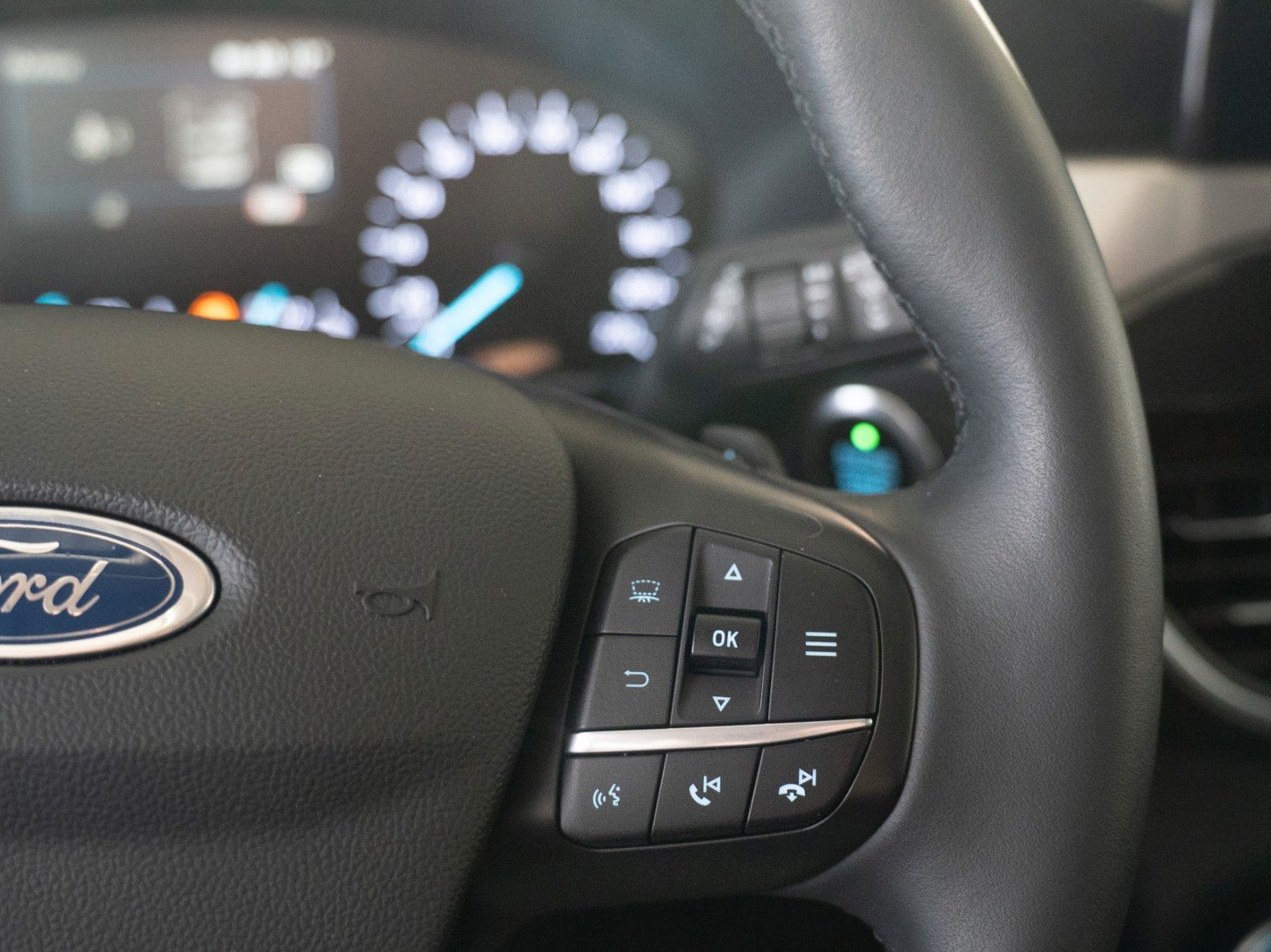 Fahrzeugabbildung Ford Kuga Titanium X 4x4/WINTER-P/LED/AHK/NAVI/B&O