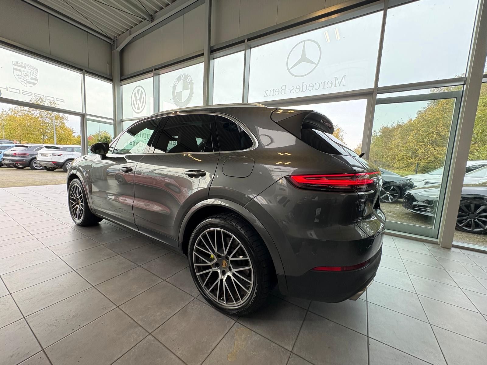 Fahrzeugabbildung Porsche Cayenne E-Hybrid