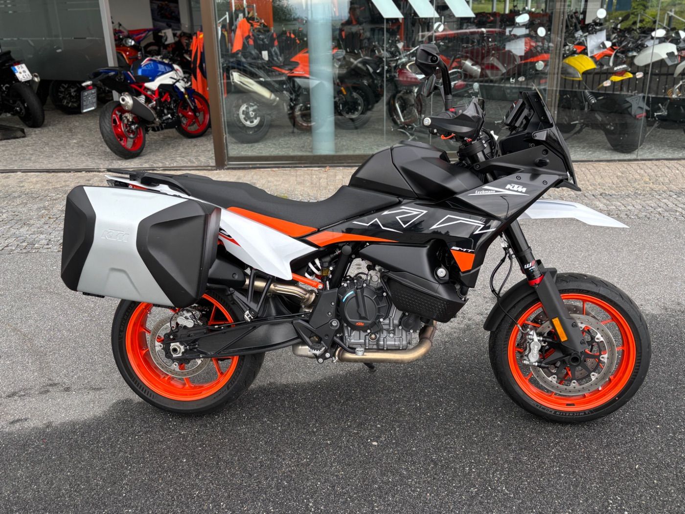 Fahrzeugabbildung KTM 890 SMT Modell 2023 Quickshifter, 2x Koffer