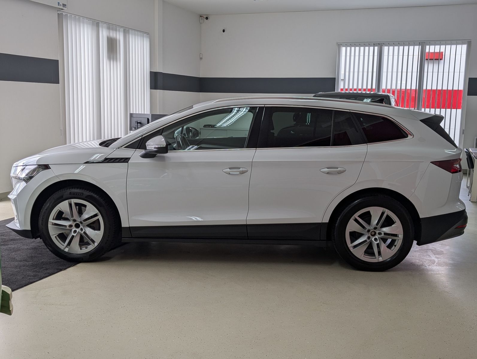 Fahrzeugabbildung SKODA Enyaq iV 80 Loft Convenience Paket+ ACC 82KWh1