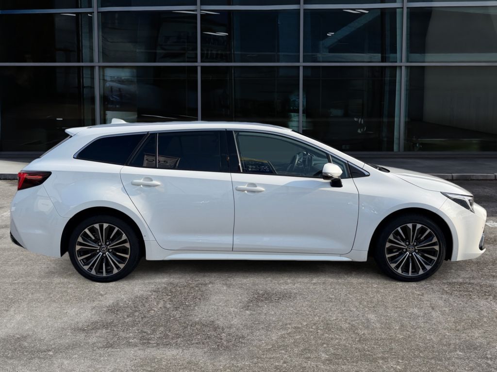 Fahrzeugabbildung Toyota Corolla 1.8 Hybrid Touring Sports Teamplayer