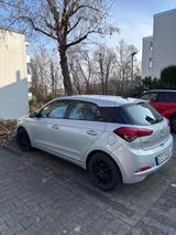 Hyundai i20 1.0 T-GDI 74 kW - Hyundai i20 Gebrauchtwagen in Stuttgart