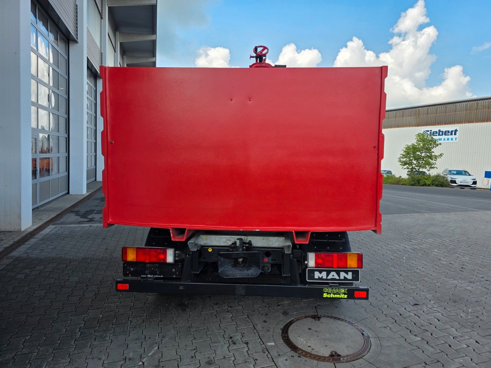 Fahrzeugabbildung MAN LE 8.150 Schaum-Löschfahrzeug 2.500L SLF 25/25