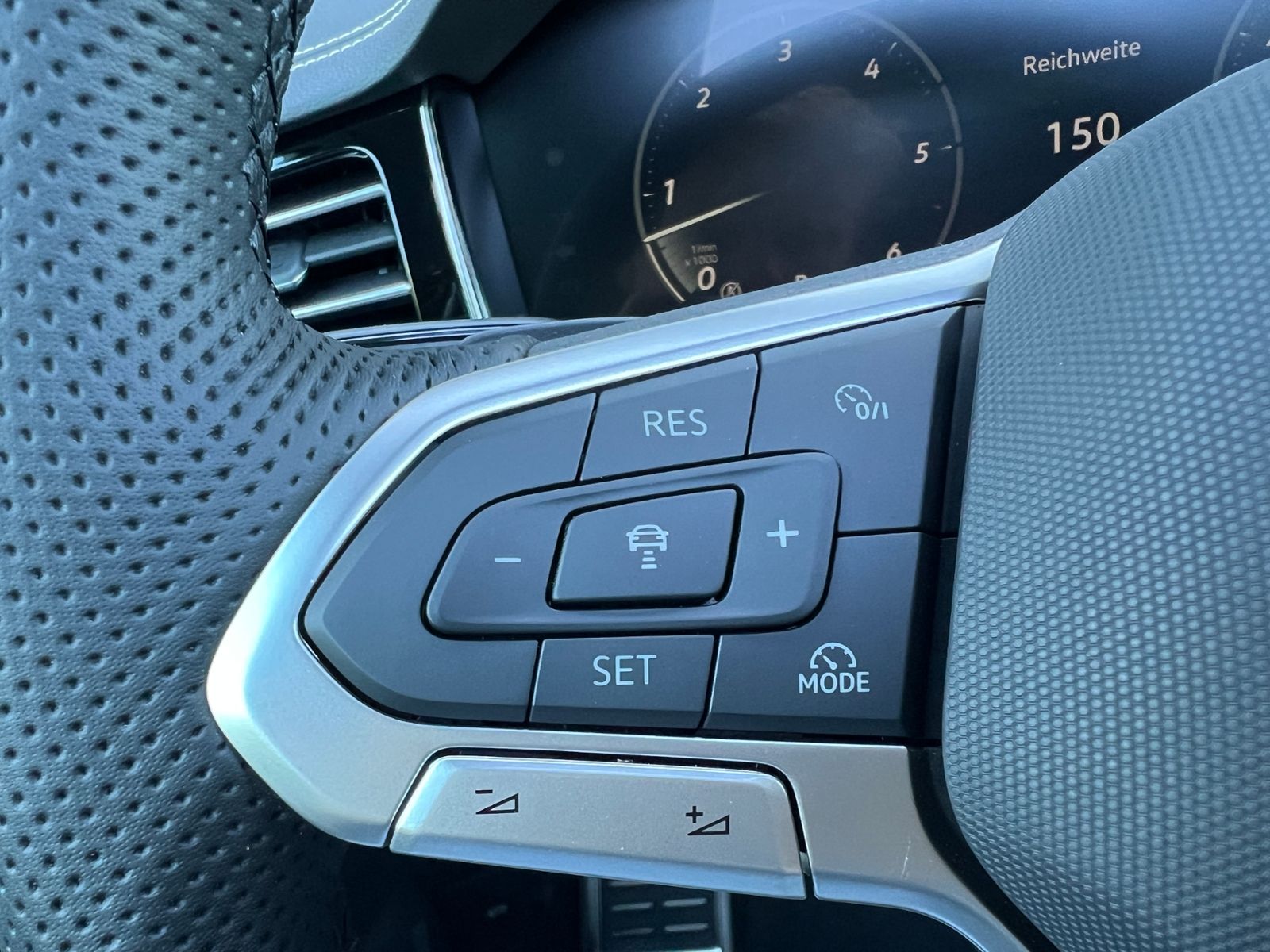 Fahrzeugabbildung Volkswagen Touareg R-Line FINAL EDITION 3.0 TDI 4MOTION