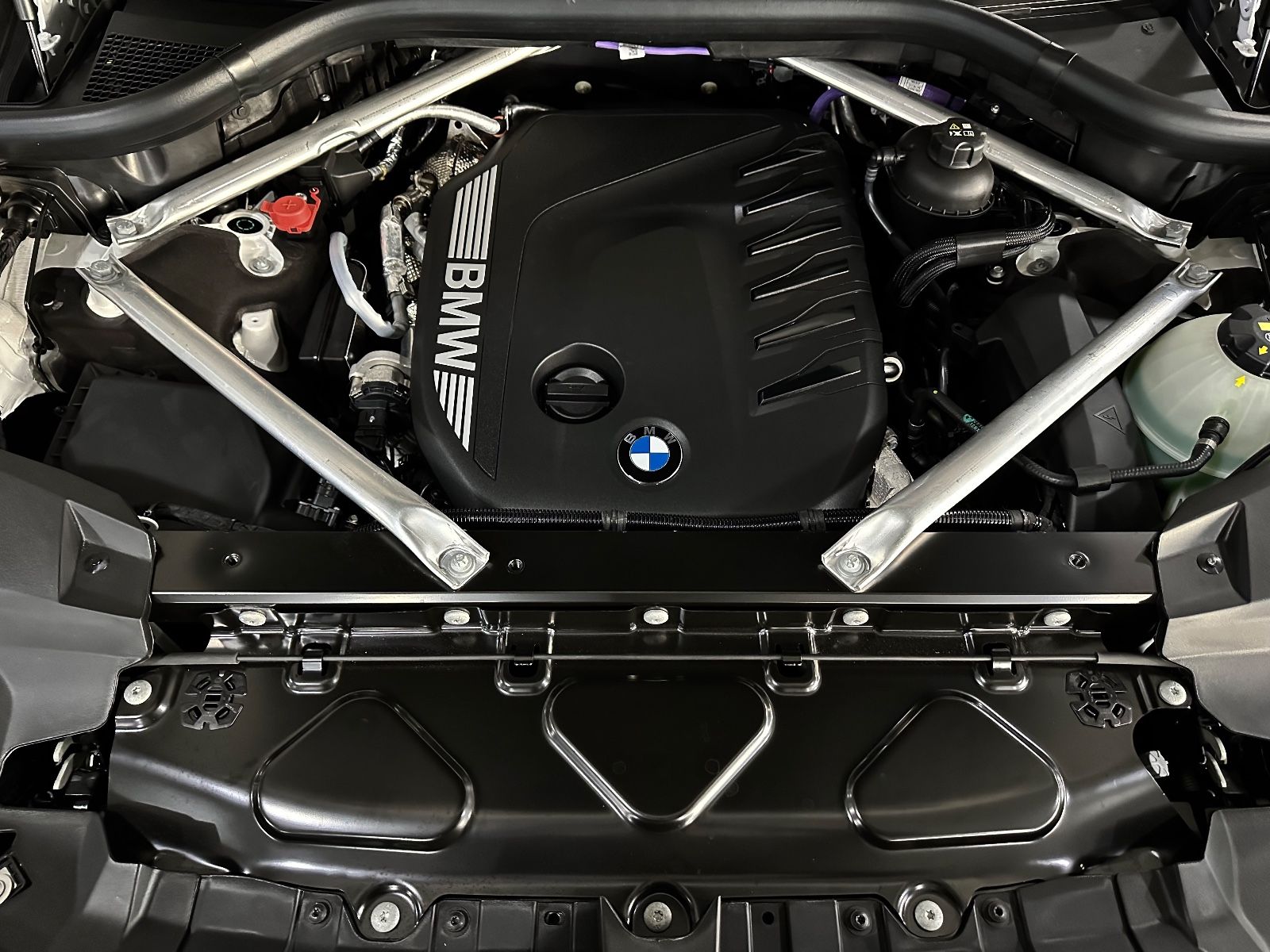 Fahrzeugabbildung BMW X7 xD40d M Sport SoftCl Kamera DAB HiFi SkyLoung