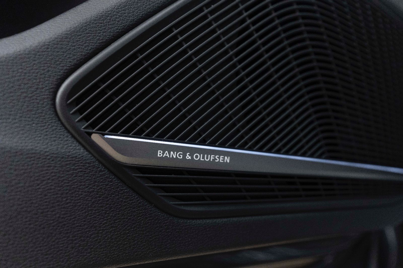 Fahrzeugabbildung Audi S4 3.0TFSI Quattro B&O KAM LED CARPLAY MASSAGE