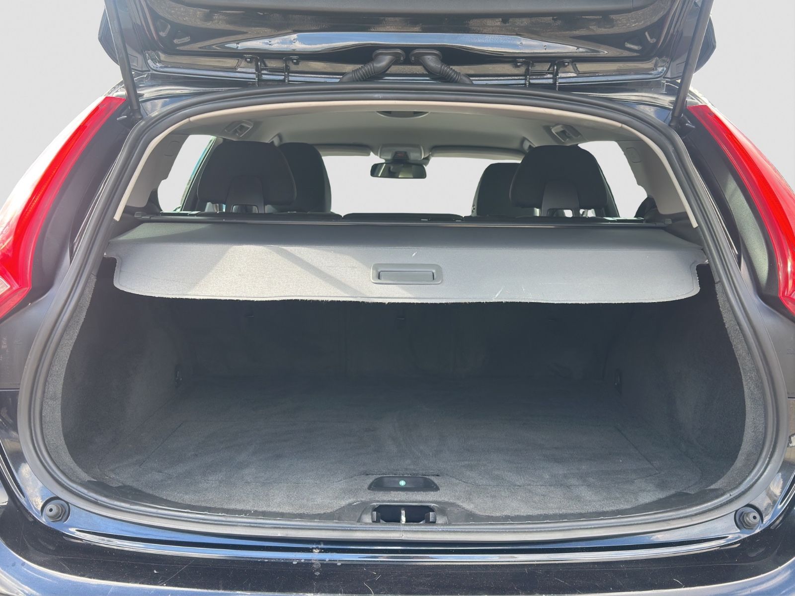 Fahrzeugabbildung Volvo V60 Kombi Momentum/Bi-Xen-./AHK/Temp./Navi/PDC
