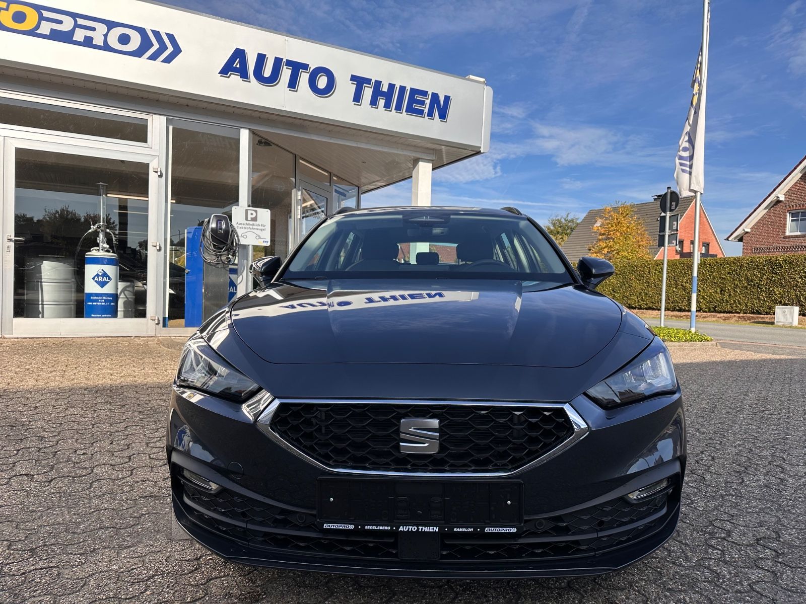 Fahrzeugabbildung SEAT Leon ST 2.0 TDI Style DSG AHK/ACC/APP/SHZ/RFK