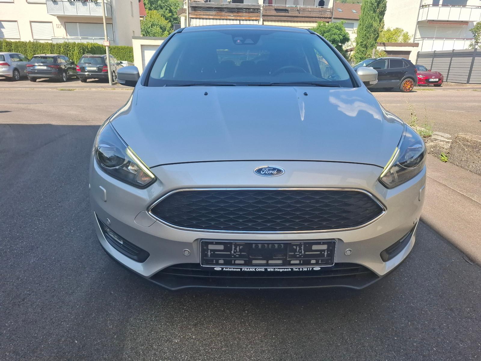 Ford FocusLim.Titanium*Bi-Xenon*Kamera*Navi-TV*1-Hand