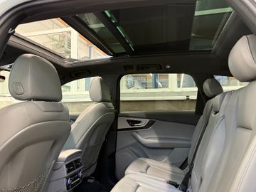 Audi Q7 - 12