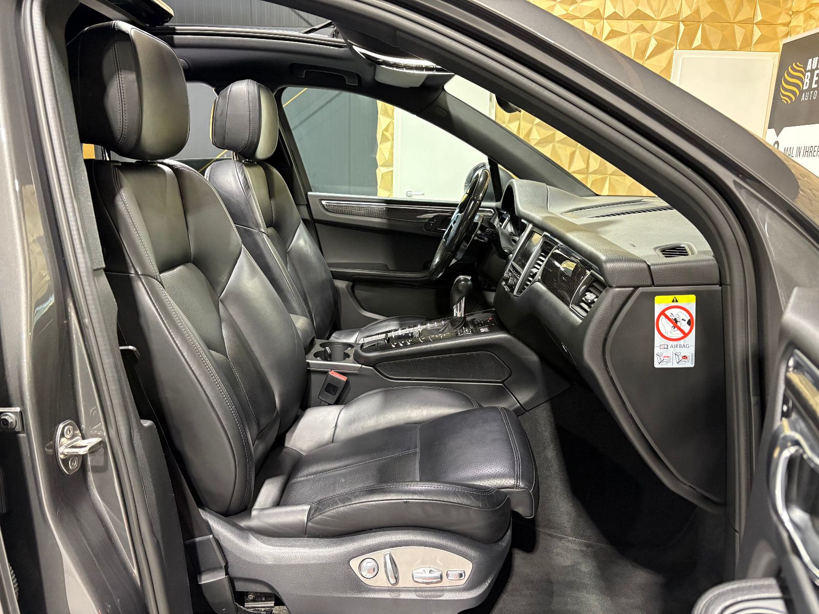 Fahrzeugabbildung Porsche Macan S Diesel/PANO/360°/MEMORY/SOUND/SHZ