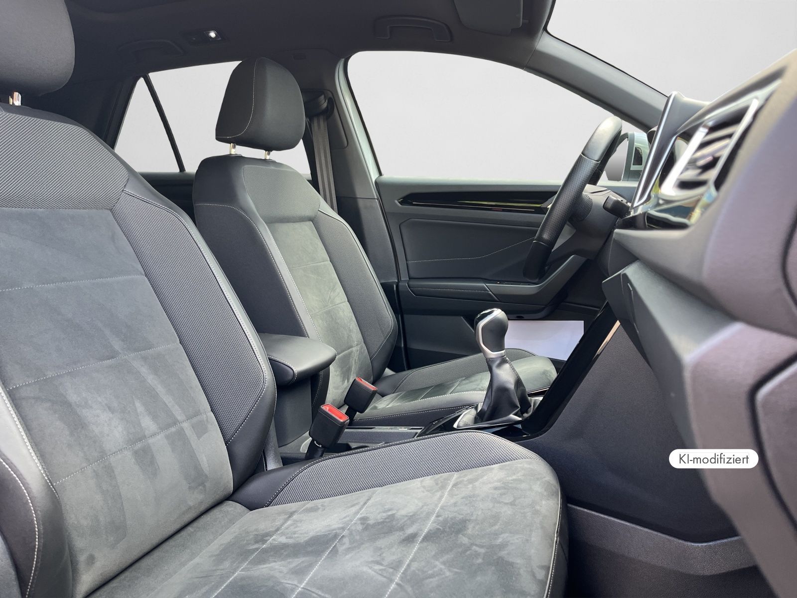 Volkswagen T-ROC R-Line 1.5 TSI R-LINE PANO NAVI PRO AC foto 4