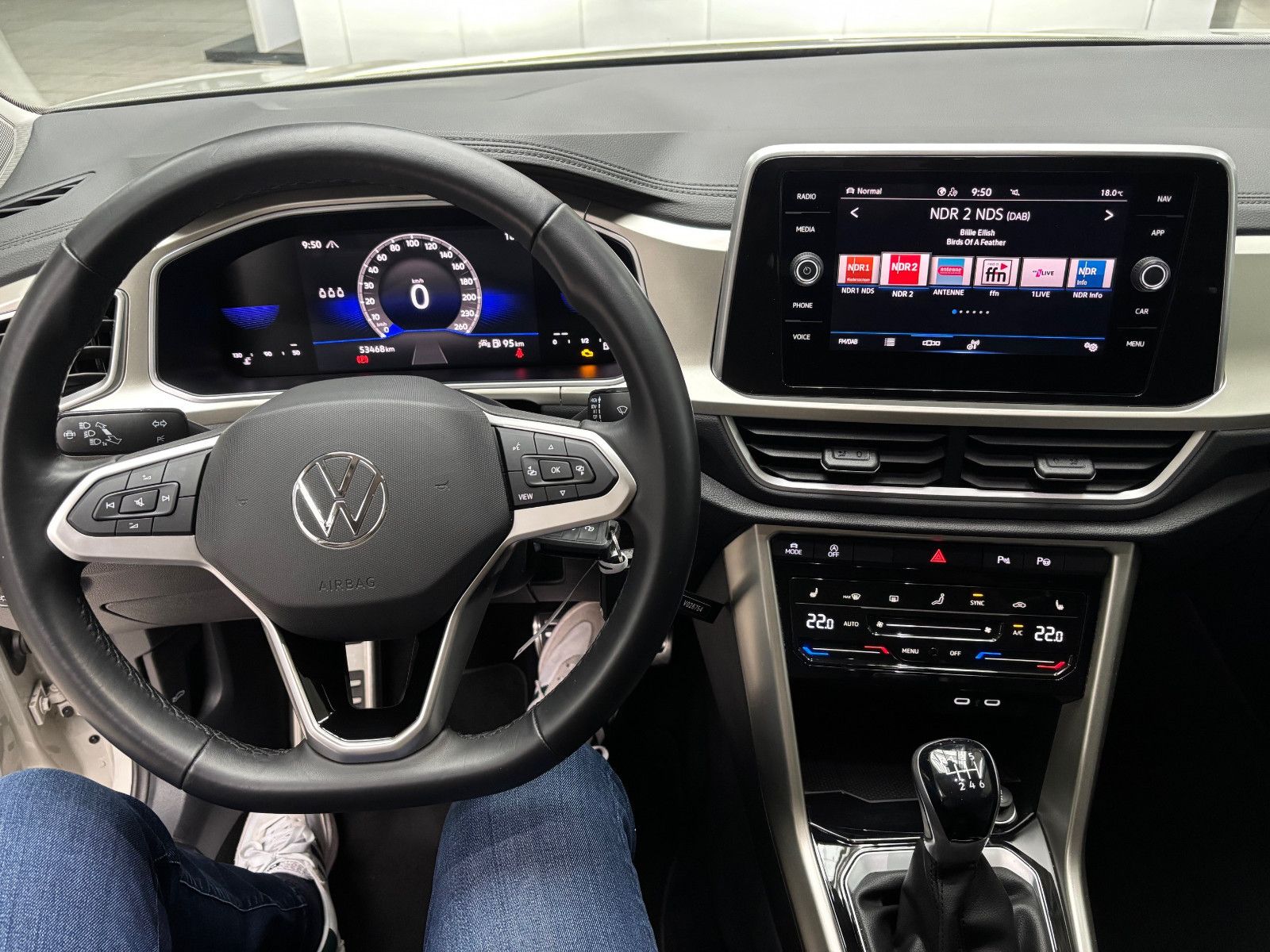 Fahrzeugabbildung Volkswagen T-Roc Move 1.0 TSI LED+SHZ+APP
