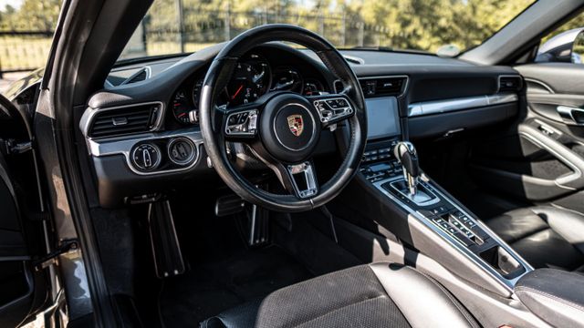 Fahrzeugabbildung Porsche 991 Carrera PDK/Sportabgas/Glasdach/Approved