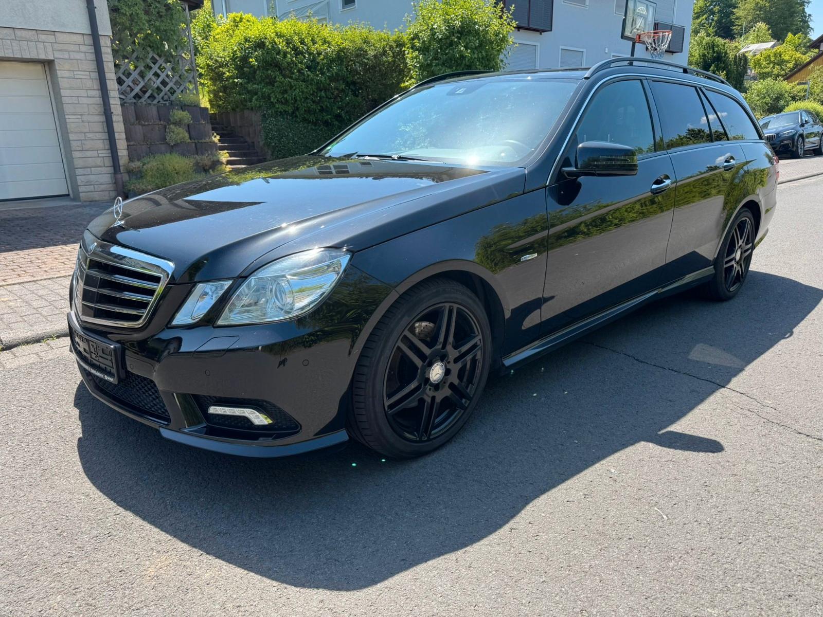 Mercedes-Benz E 350 AVANTGARDE 4Matic Navi RFK StandHz AMG-L