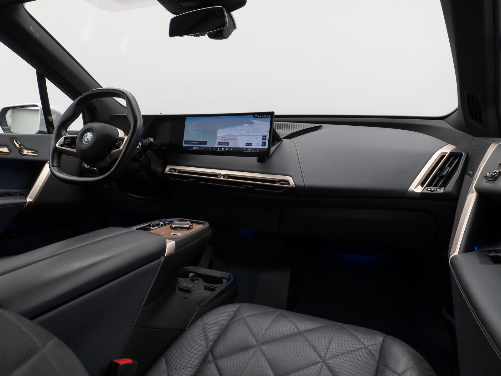 Fahrzeugabbildung BMW iX xD40 Sport SkyLounge Laser 360°DAB H/K 22Zoll