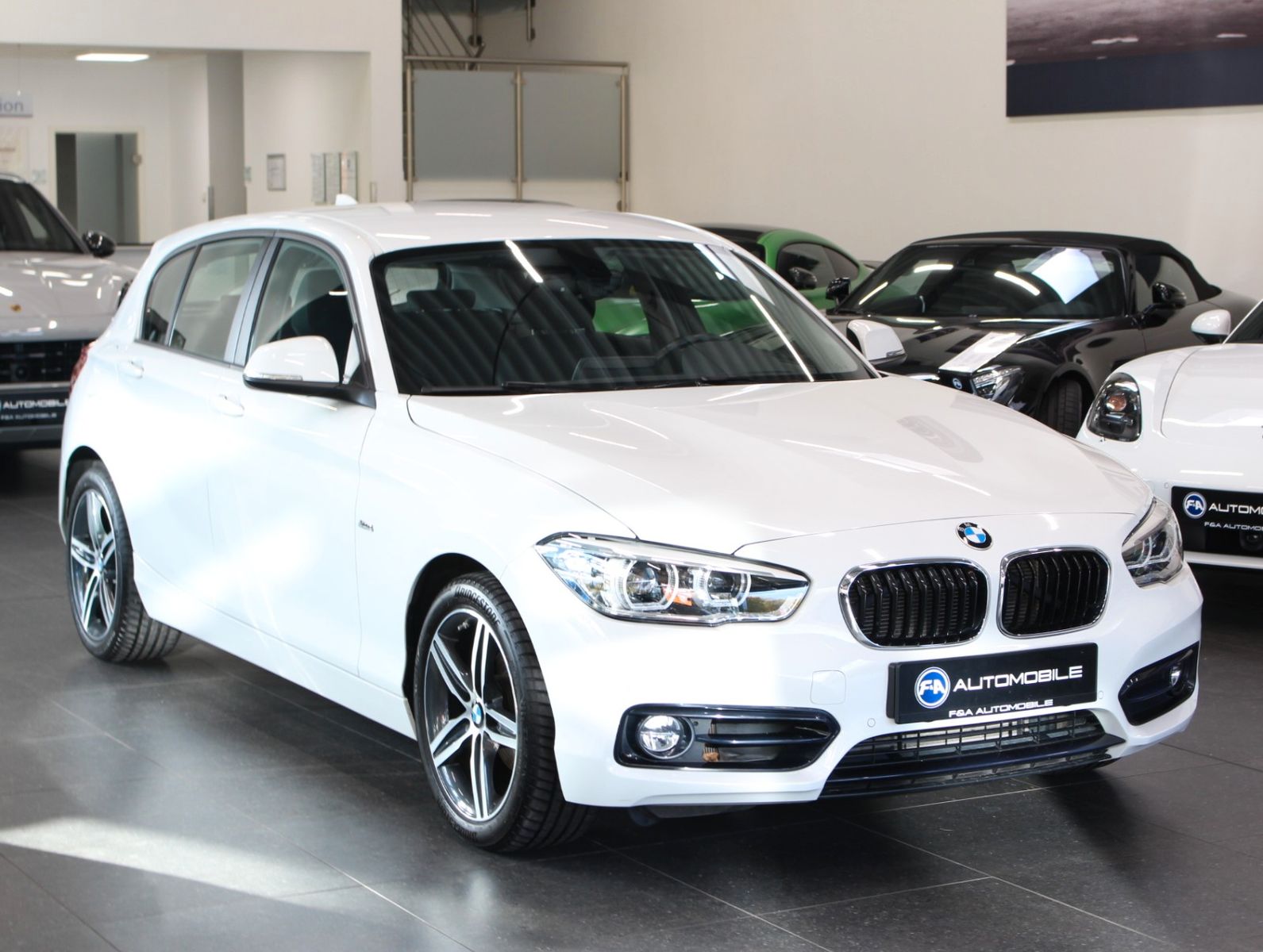 Fahrzeugabbildung BMW 118 i Sport Line 1.Hand*LED*Navi*TOP