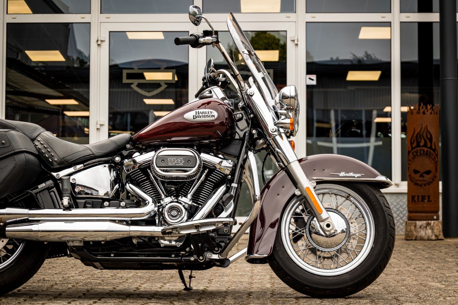 Fahrzeugabbildung Harley-Davidson Softail Heritage FLHCS 114 CUI -NEUWERTIG -