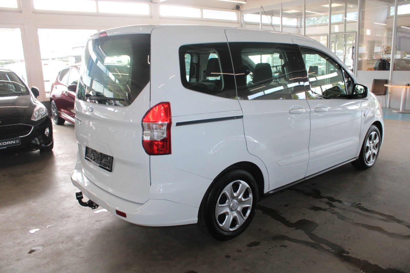 Fahrzeugabbildung Ford Tourneo Courier 1.5 TDCi Trend AHK KLIMA WinterP