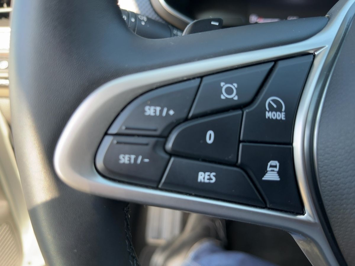 Fahrzeugabbildung Renault Arkana Evolution TCe 140 Automatic GJR EPH vo+hi