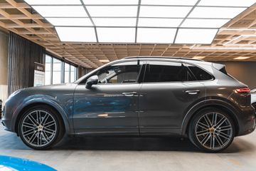 Porsche Cayenne - 7