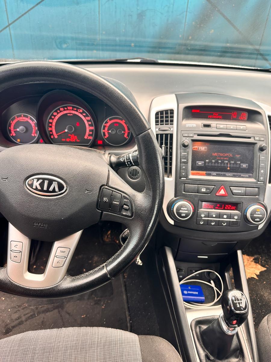 Kia cee'd 2012 — photo 6