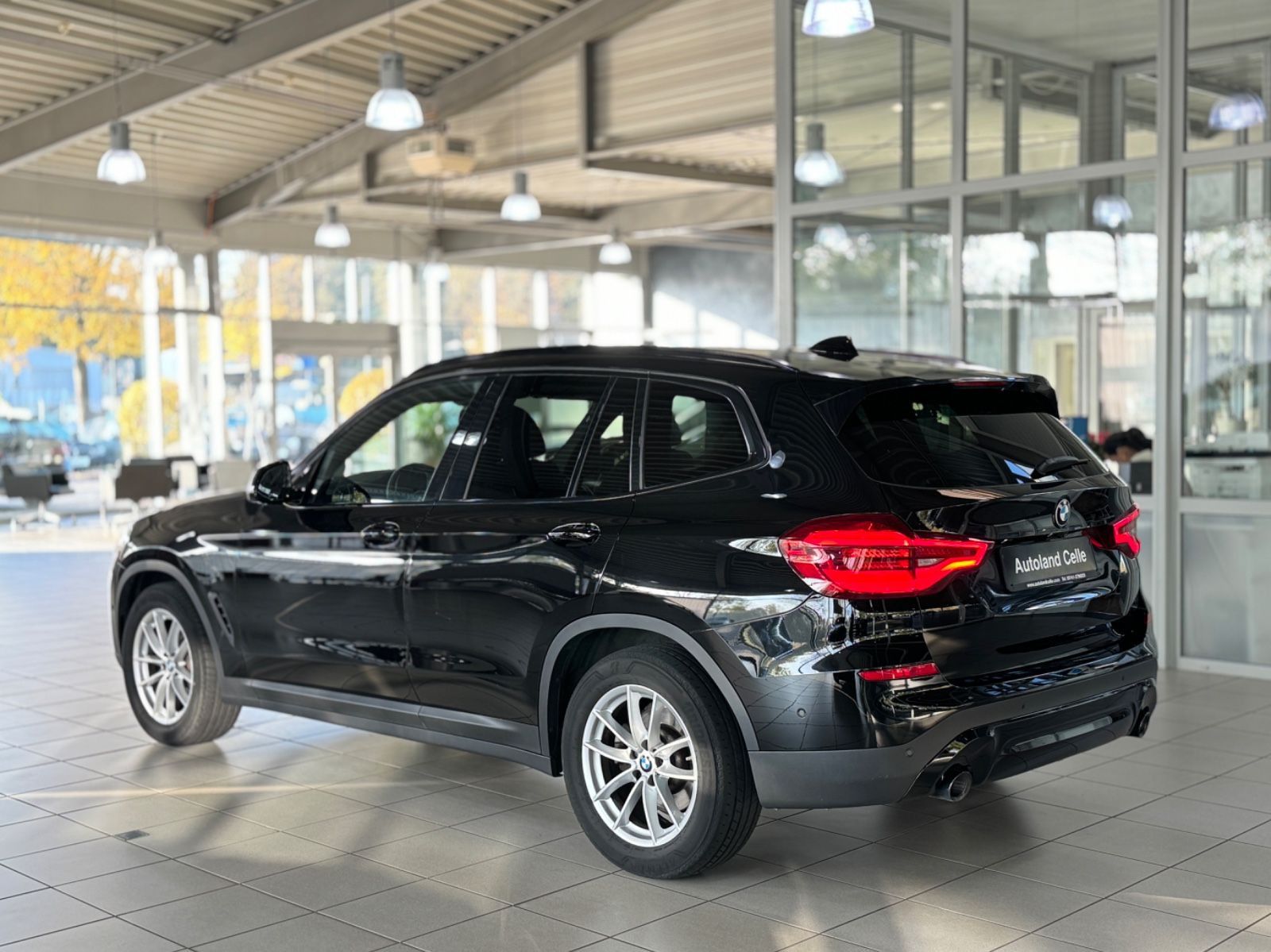 Fahrzeugabbildung BMW X3 xD30d Kamera HiFi Alarm LED MSport Individual