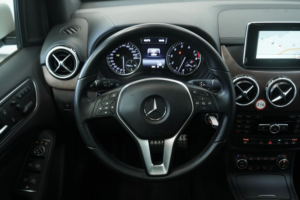 Mercedes Benz B 200