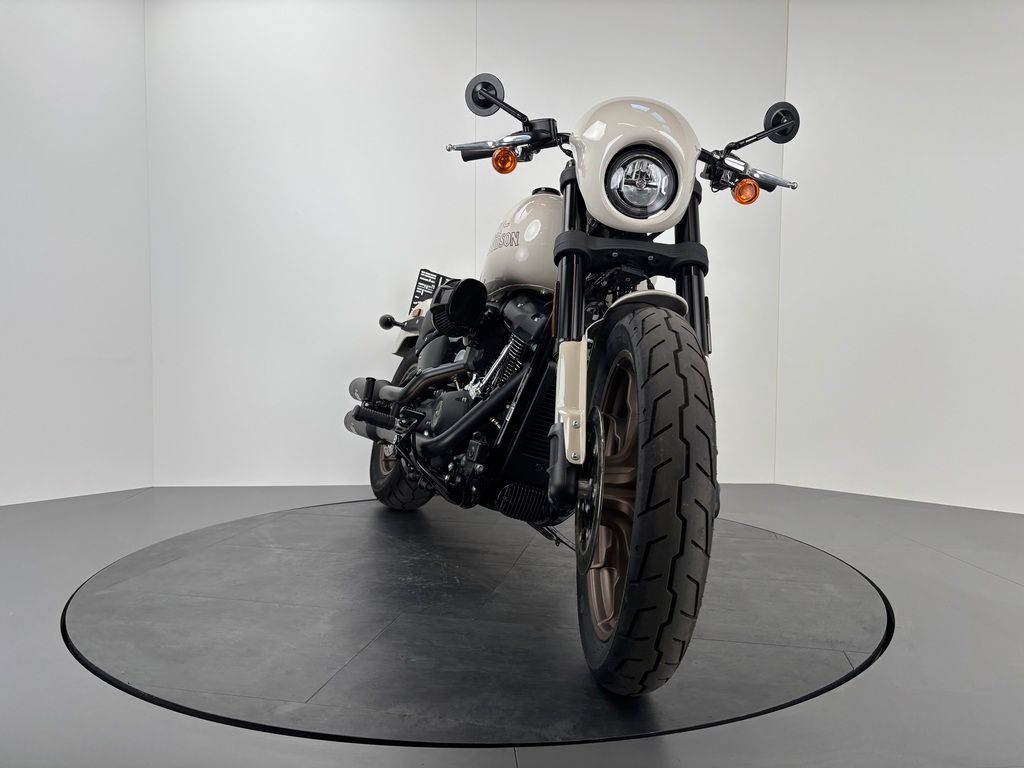 Fahrzeugabbildung Harley-Davidson LOW RIDER S FXLRS *NEUWERTIG *JEKILL&HYDE