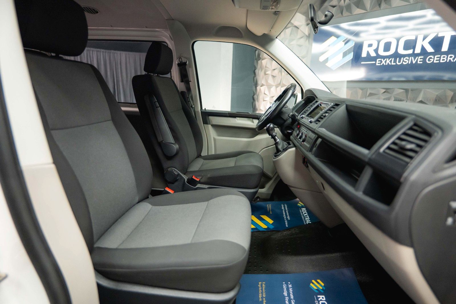 Fahrzeugabbildung Volkswagen T6 Transporter Kombi 8 Sitze *Klima*TÜV Neu*