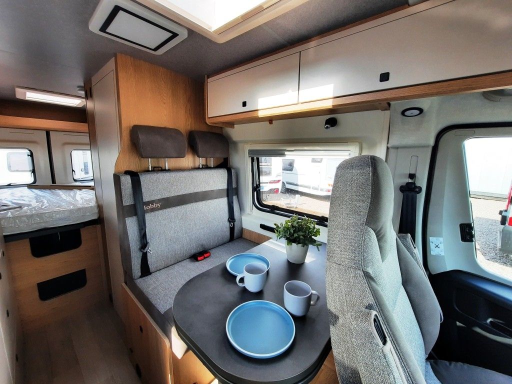 Fahrzeugabbildung Hobby ONTOUR Van 600 FT Solaris Verfüg./Sparen Sie 11.