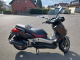 Yamaha X Max Black Edition 125cm - YAMAHA 125 MAX