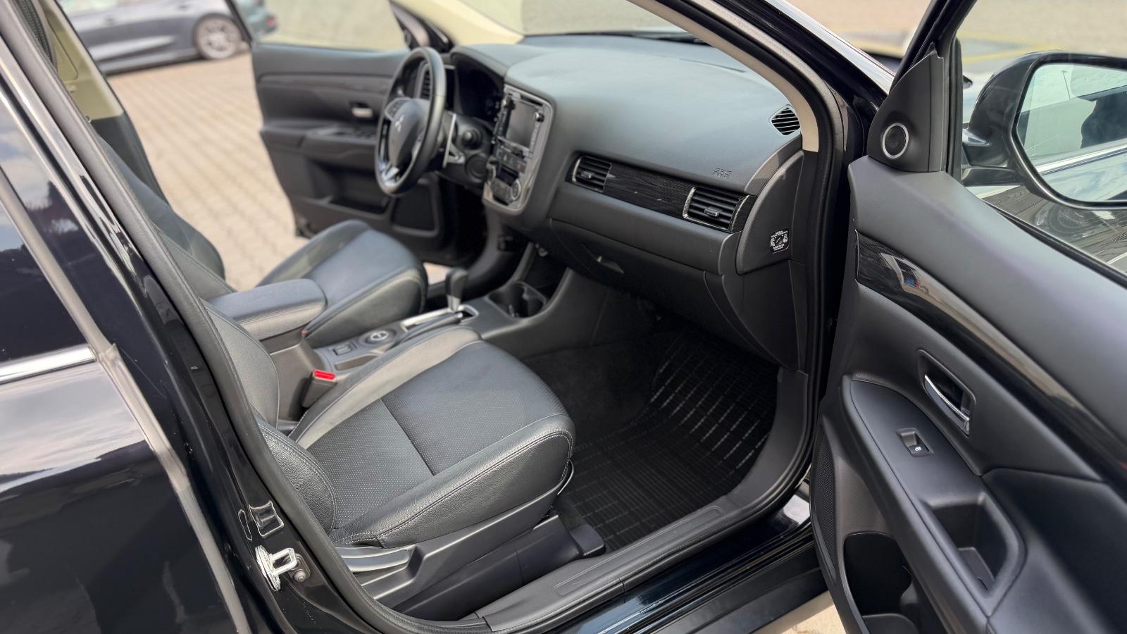 MITSUBISHI OUTLANDER - 2.2 - 150 CV  - 4WD - 7 PL - BVA