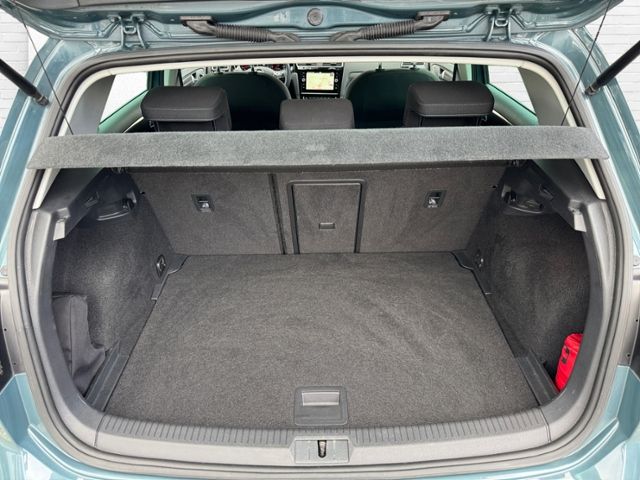 Fahrzeugabbildung Volkswagen Golf VII Lim. IQ.DRIVE BlueMotion KLIMA NAVI ALU