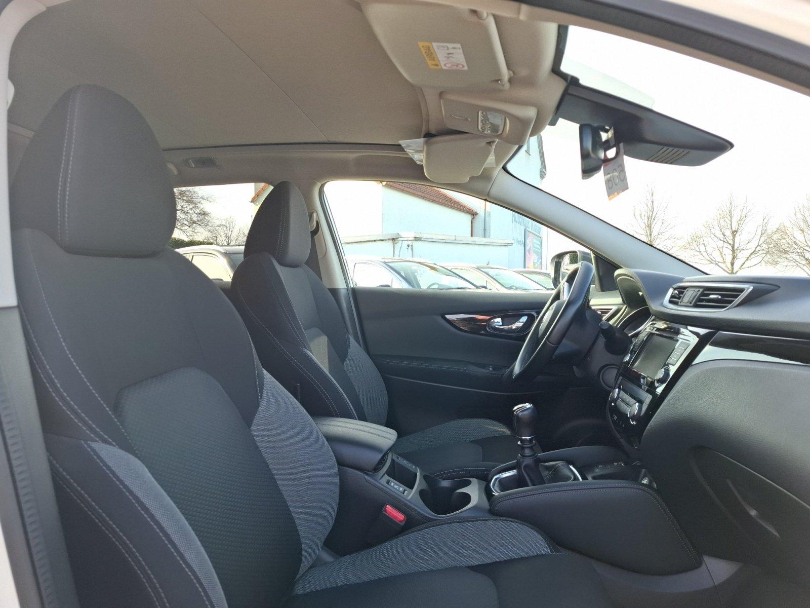 Nissan Qashqai 1.3 DIG-T N-Connecta NAVI AROUND-VIEW 17