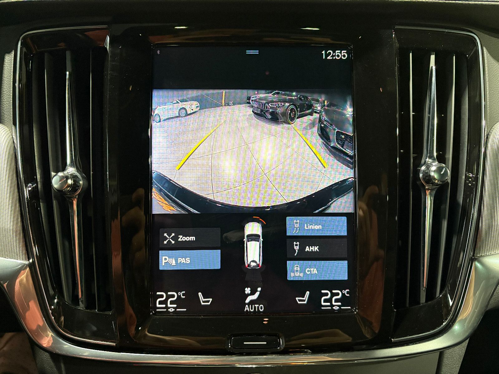 Fahrzeugabbildung Volvo V90 Kombi R Design Recharge Plug-In Hybrid AWD/