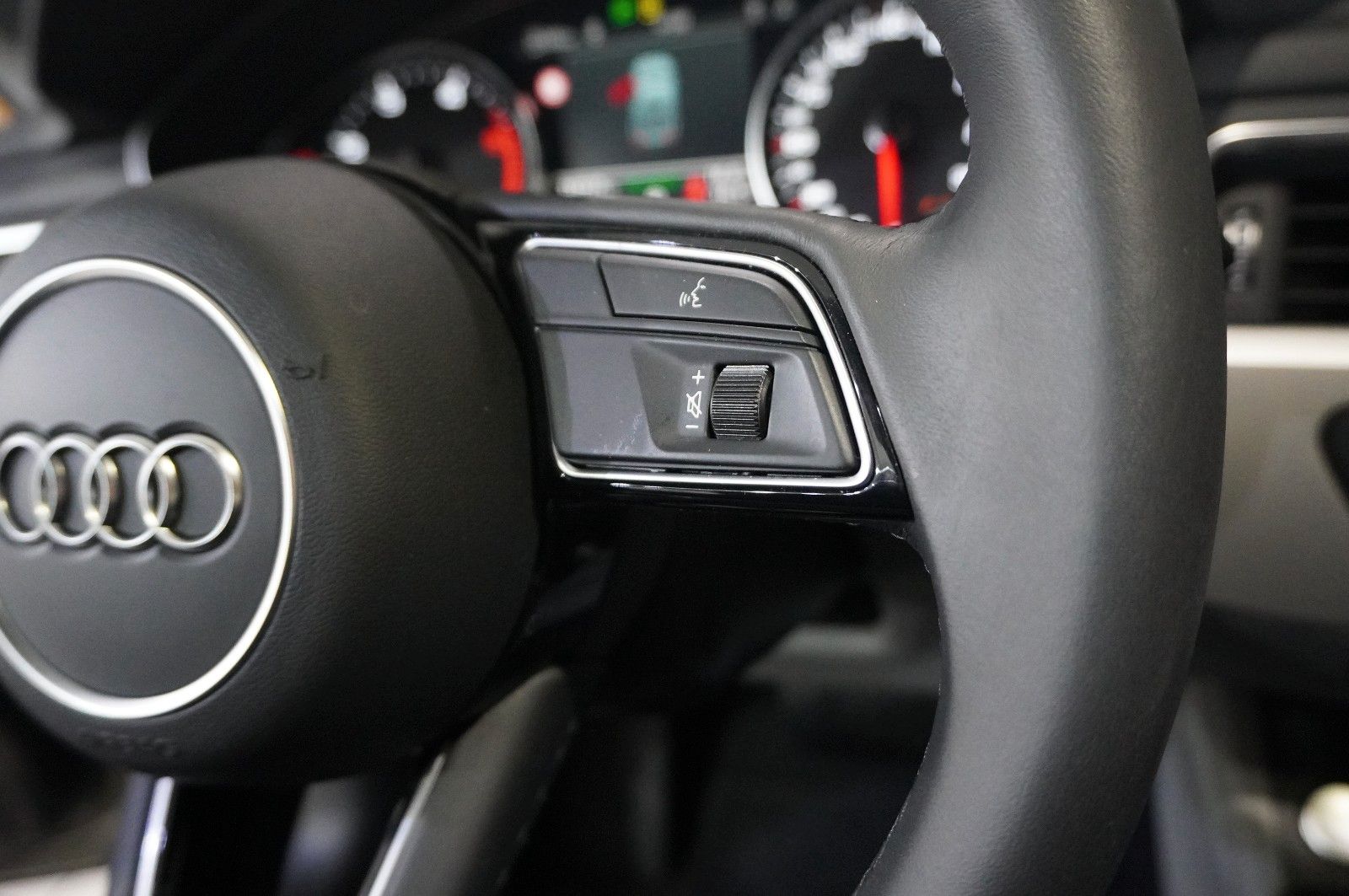 Fahrzeugabbildung Audi A5 Sportback 35 TDI S-TRONIC NAVI/LED/SHZ/DAB+