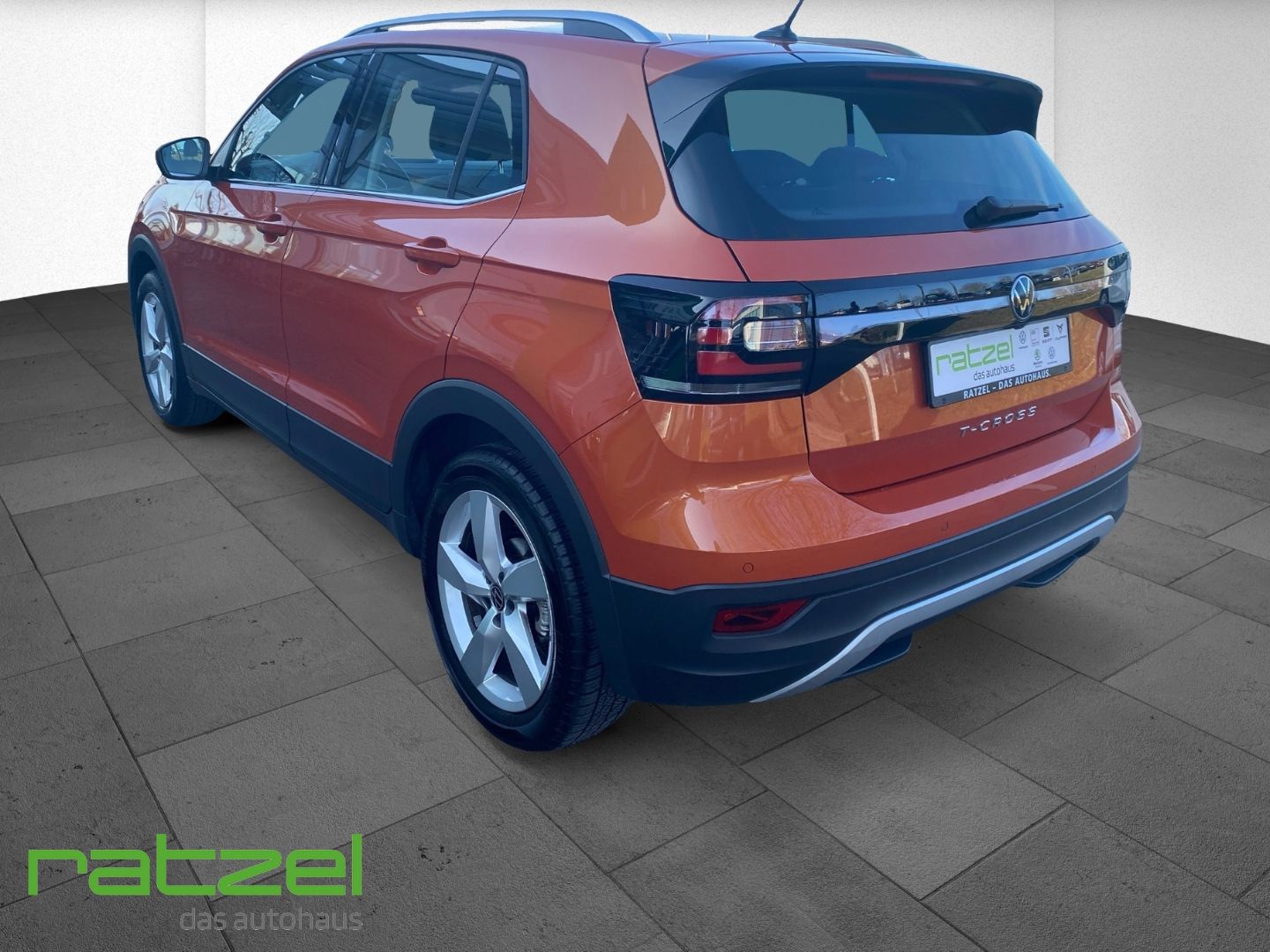 Fahrzeugabbildung Volkswagen T-Cross 1.0 Style TSI AHK-abnehmbar Navi digital