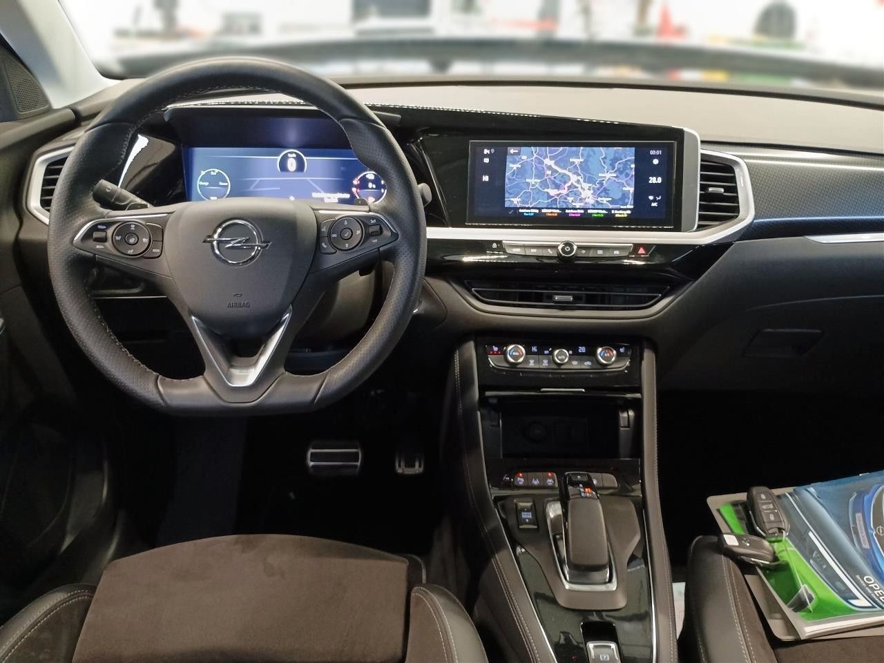 Fahrzeugabbildung Opel Grandland (X) 1.6T GSe 4HYBRID NAVI/LED/KAMERA