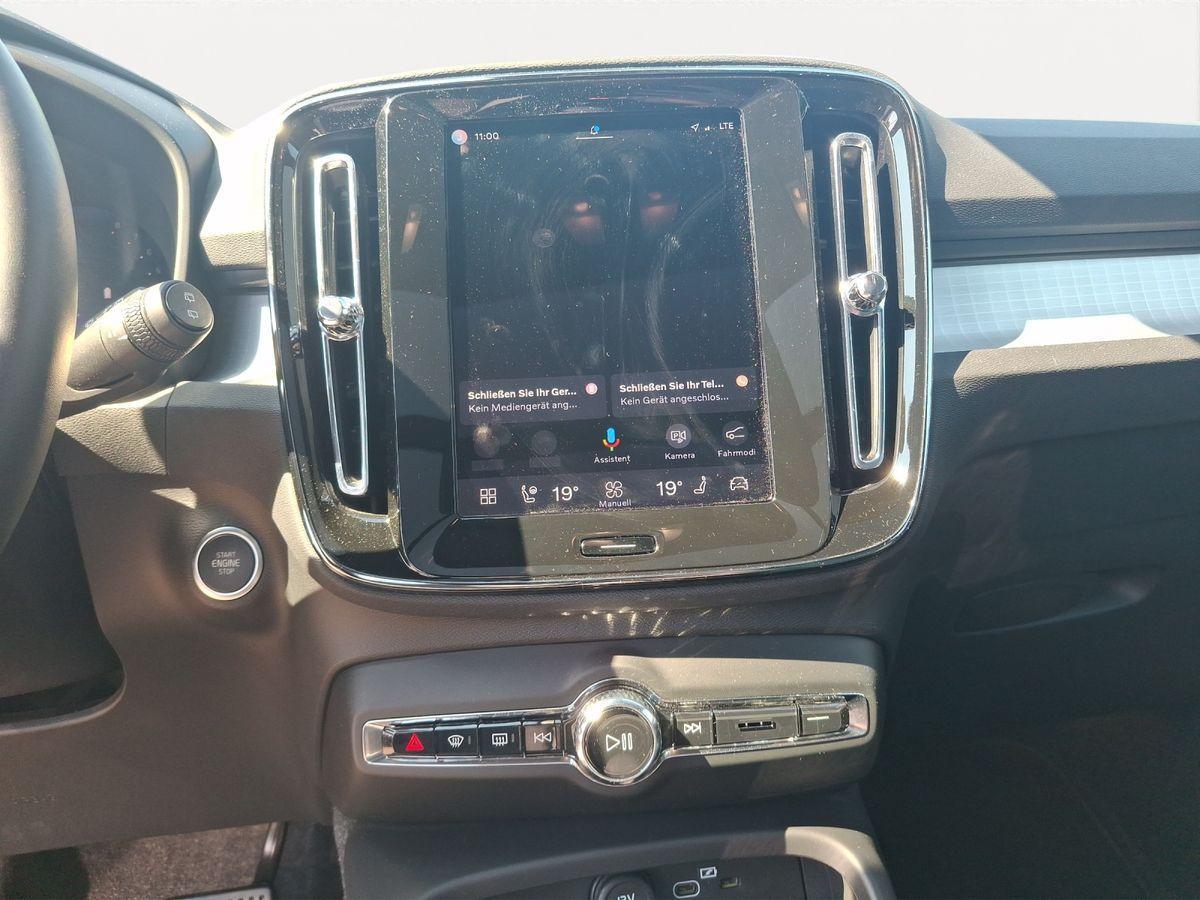 Volvo XC40 B3 Black Edition Plus 360° PANO AHK H/K 20"