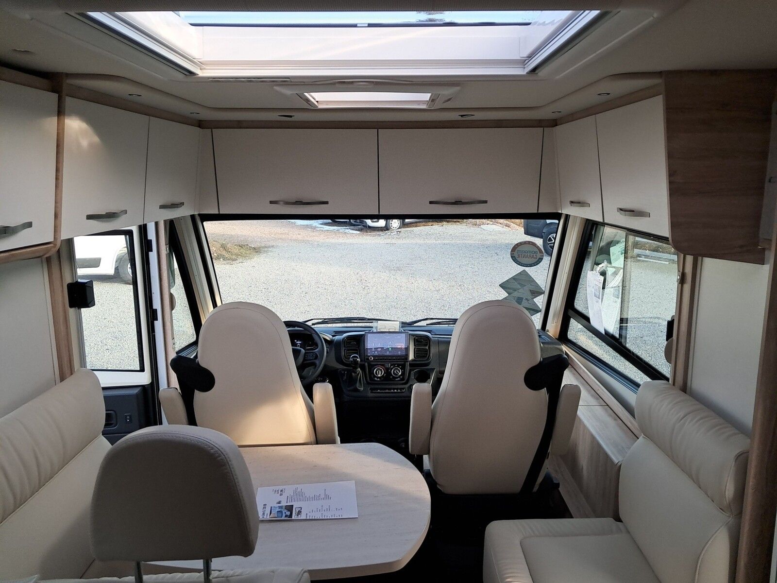 Fahrzeugabbildung Eura Mobil Integra Line IL 720 EB SAT, SOLAR, LUFTFEDERUNG