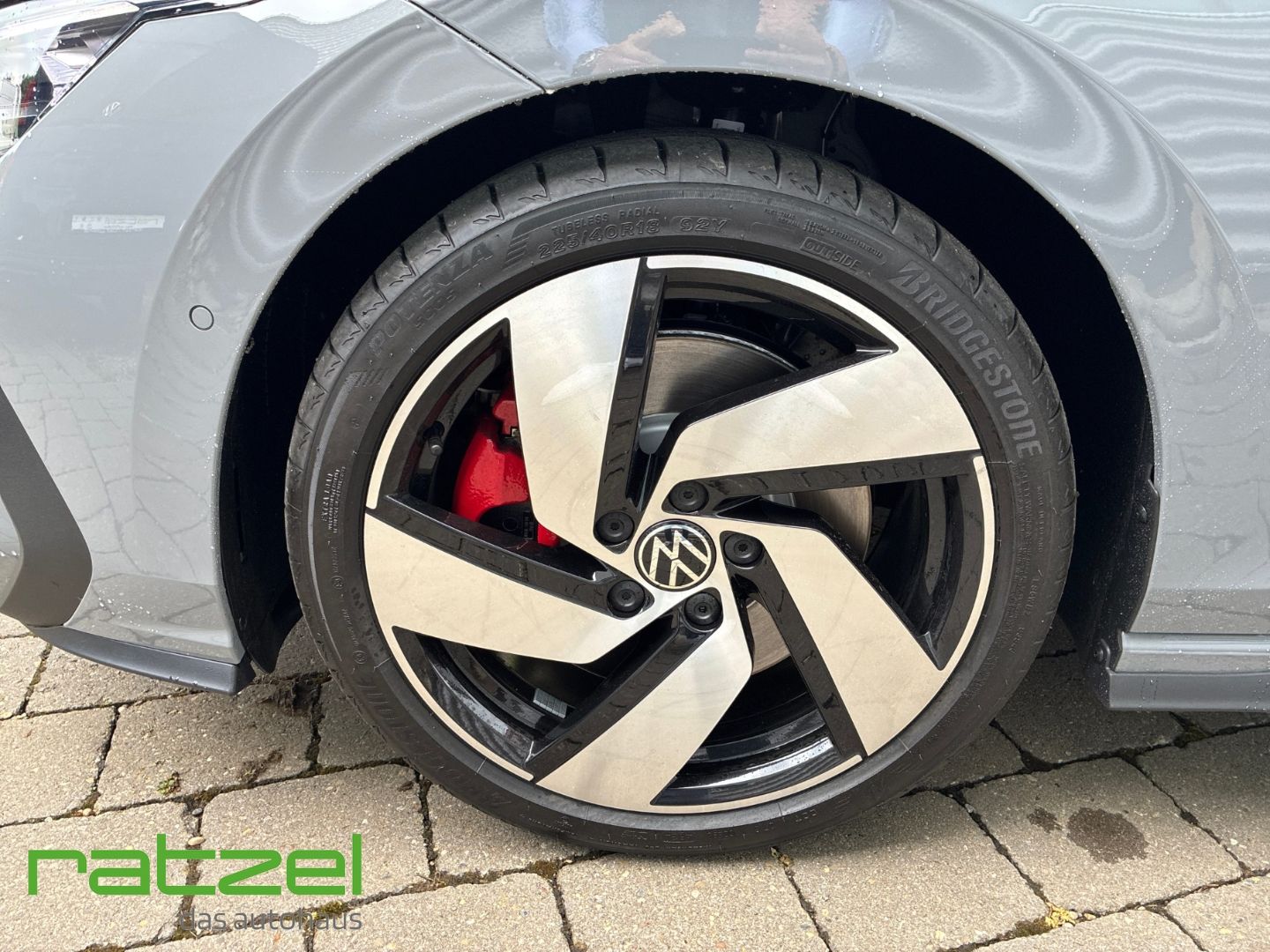 Fahrzeugabbildung Volkswagen Golf GTI 2.0 TSI DSG Harman+AHK+ACC+Keyless+LED