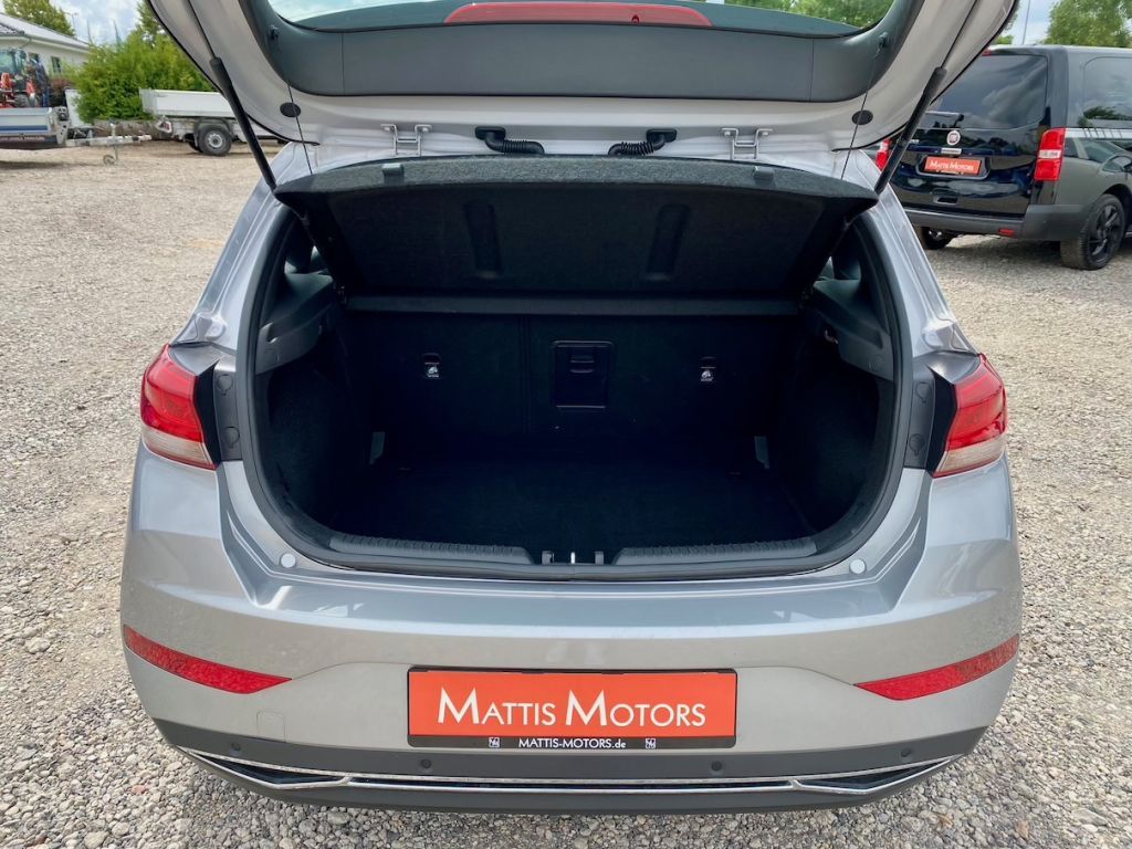 Fahrzeugabbildung Hyundai i30 1.0 AAC SHZ KAMERA ALU ALLWETTER CARPLAY