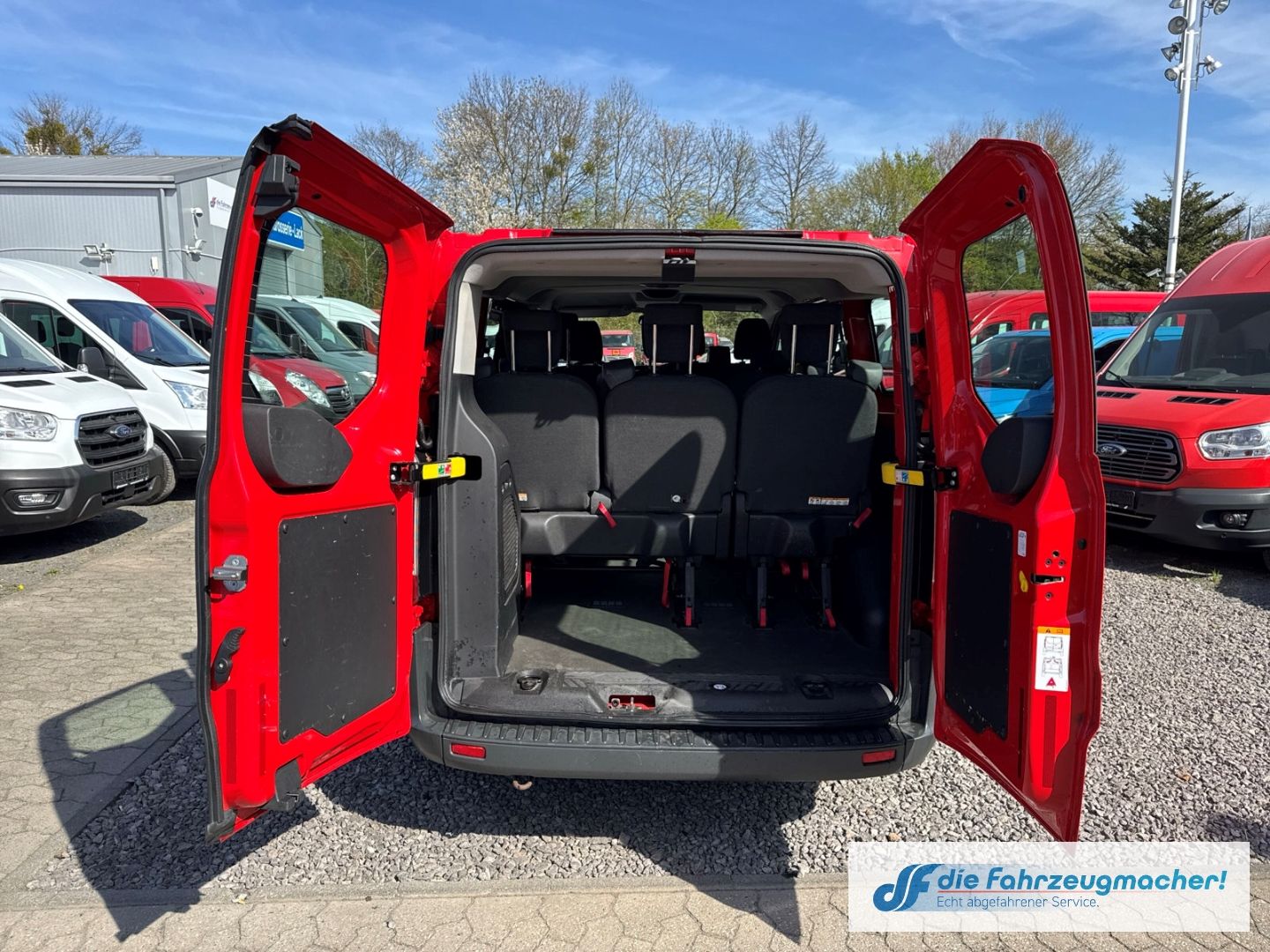 Fahrzeugabbildung Ford Transit Custom Kombi 300 L1 2.2 TDCi *8365