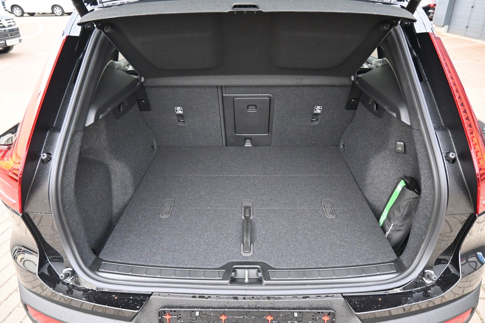 Fahrzeugabbildung Volvo XC40 B4 Dark*FSHZG*360°*PANO*ACC*AHK*PIXEL