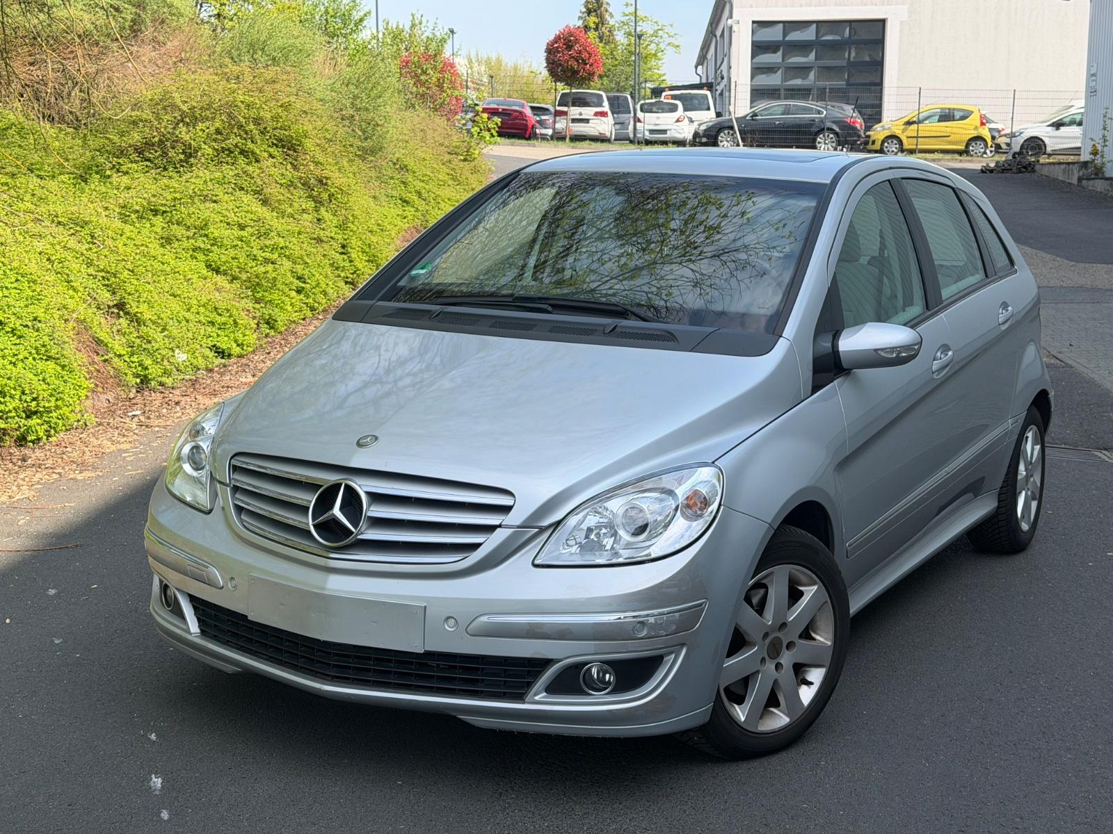 Mercedes-Benz B 200 Automatik * Wenig KM* 1.Hand* Einparkhilfe