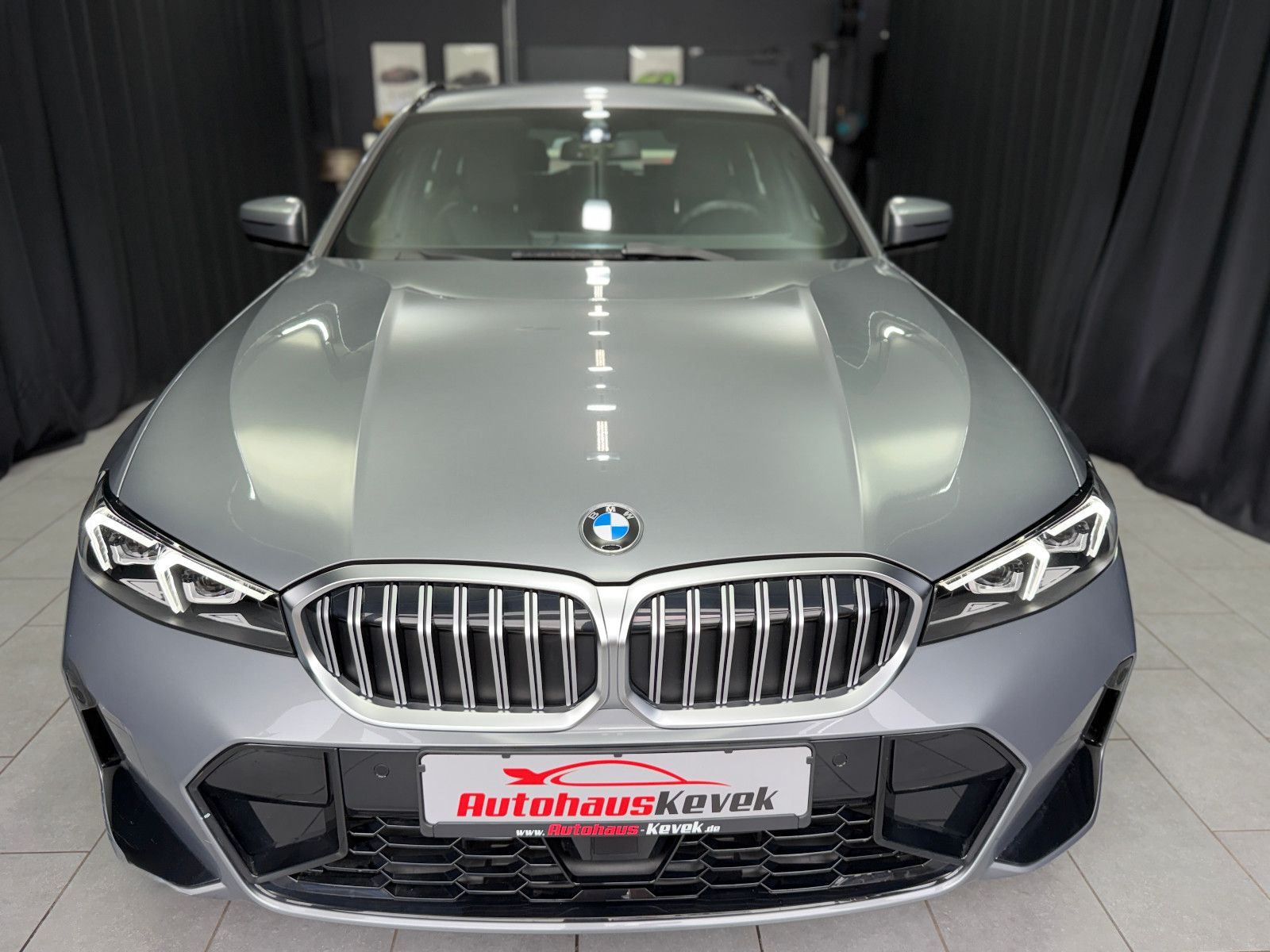 Fahrzeugabbildung BMW 330i Touring M Sport|HIFI|WIDESCREEN|KAMERA|NAV