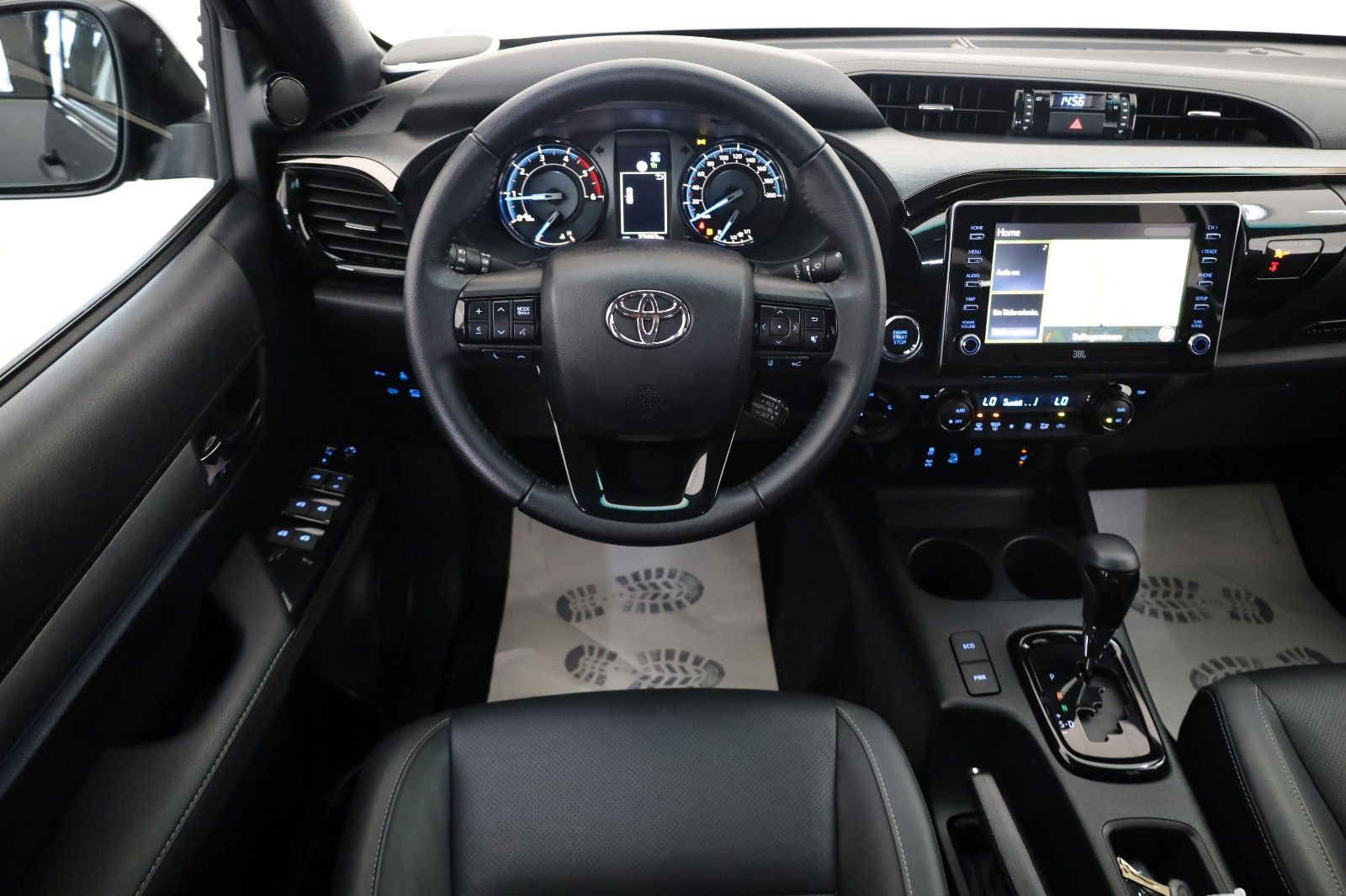 Fahrzeugabbildung Toyota Hilux 2.8 D-4D Invincible,Leder,ACC,Rollo,AHK