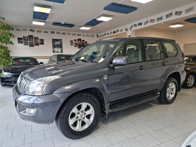 Toyota Land Cruiser 3.0 D-4D 8 POSTI