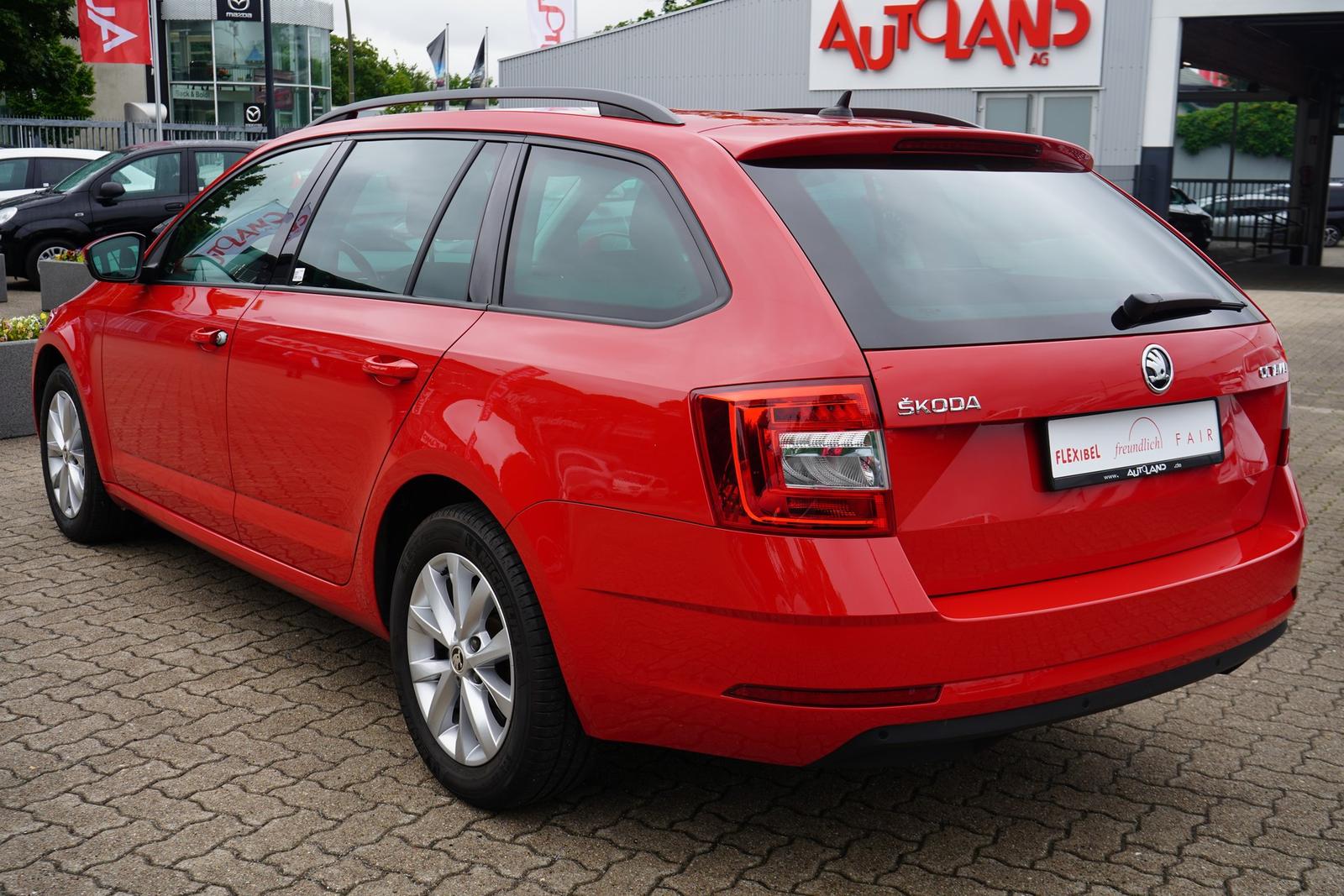 Skoda Octavia 1.6 TDI Style Navi Sitzheizung Klimaaut.